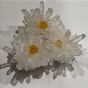 Last Chance! Quartz clusters